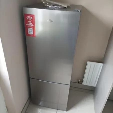 Iacomm 3 Bed דירה *